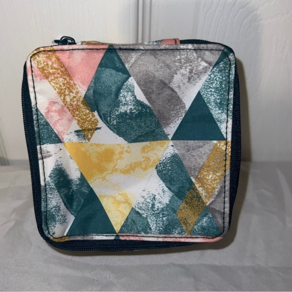 Thirty-One Travel Bundle - Picture 3 of 6